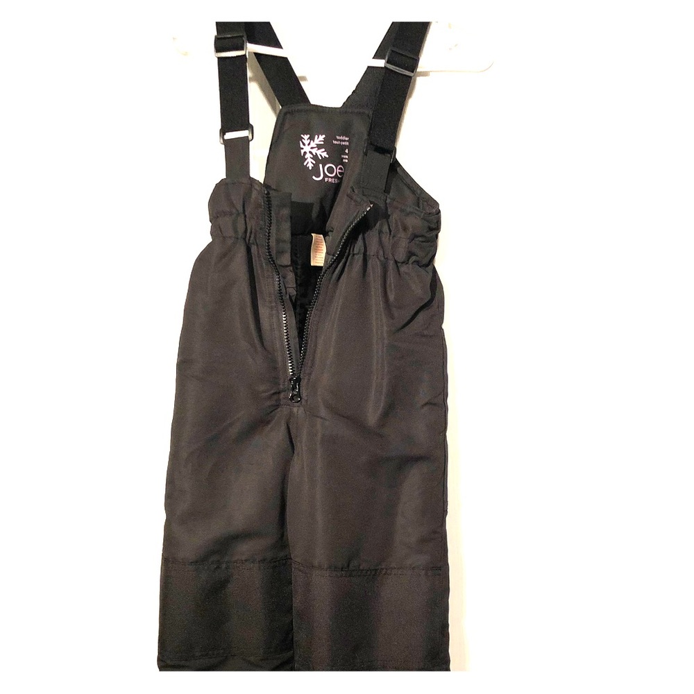 Joe Fresh. Snow pants sz 4. Boys or girls.